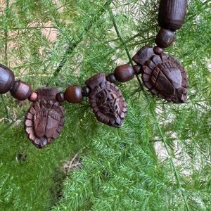 Tulsi Pendant with 2 cute Lotus feet medaillons and Radha & Krishna sanskrit names on the central medaillon